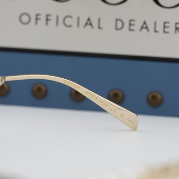 Gucci GG1920S 003 Cat Eye Sunglasses - Shiny Endura Gold  display picture 3
